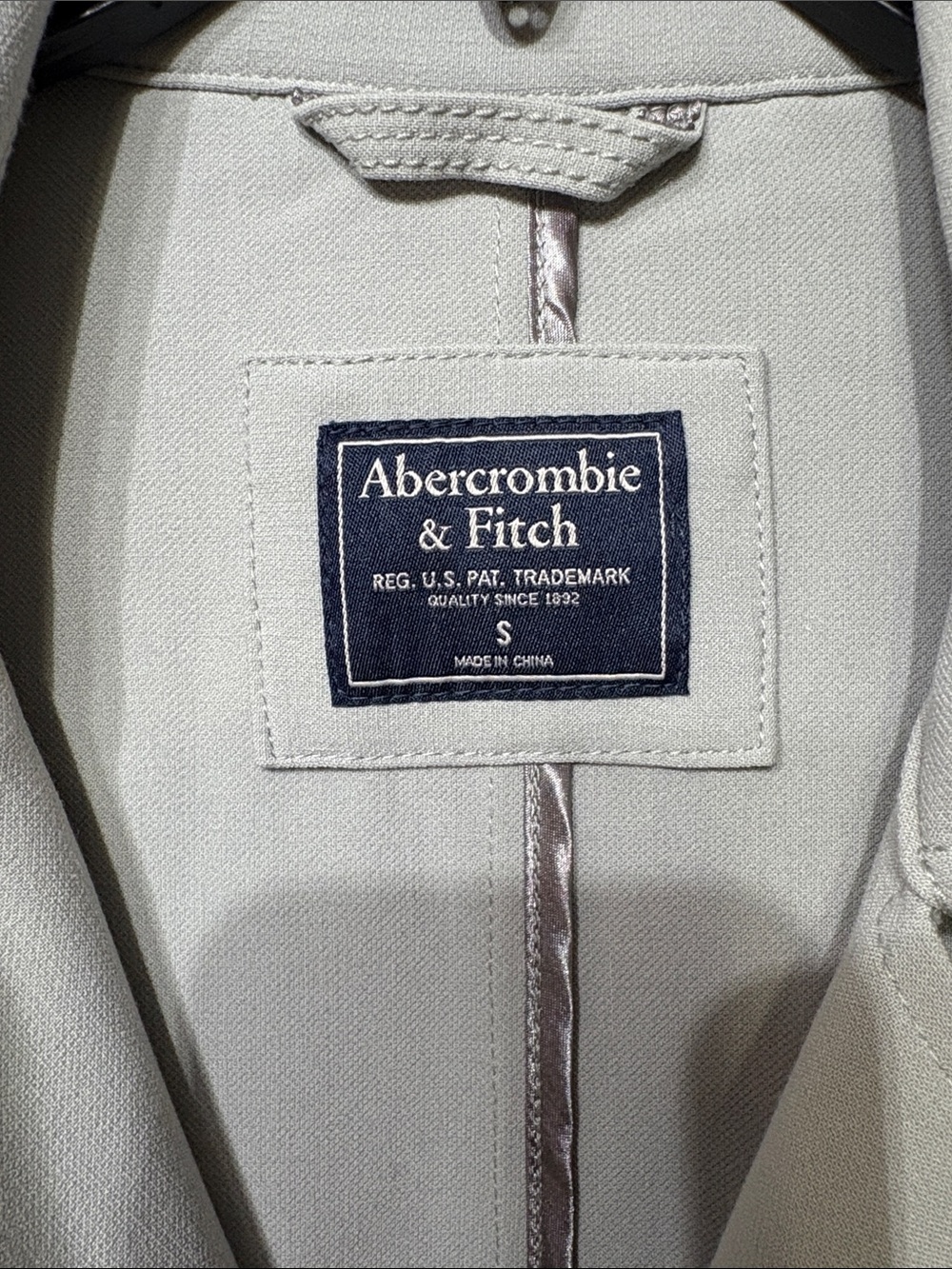 Abercrombie & Fitch Light Gray Trench Coat - SIZE SMALL NWOT - Picture 4 of 6
